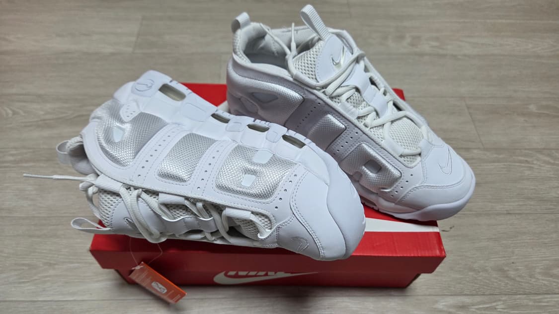 [새상품/나코탭]나이키 에어 모어 업템포 로우 '트리플 화이트 260 상품이미지2