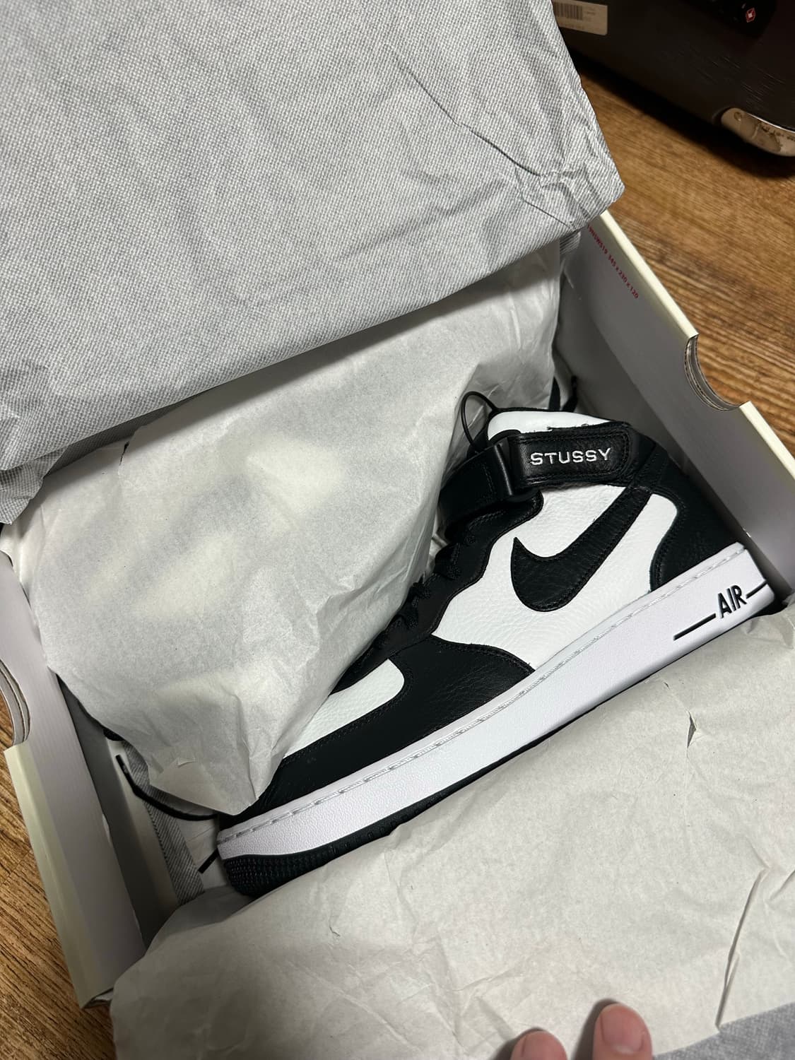 [280] 나이키X스투시 에어포스 1 미드 블랙/ 새상품 상품이미지2