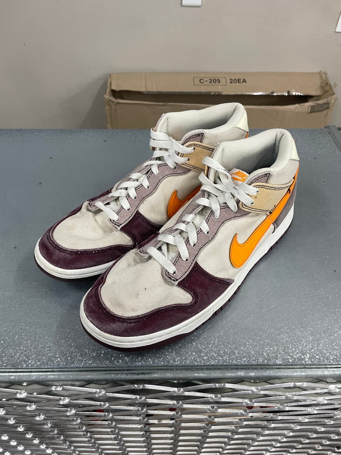 나이키 덩크 미드 코코넛 밀크 300 상품이미지2