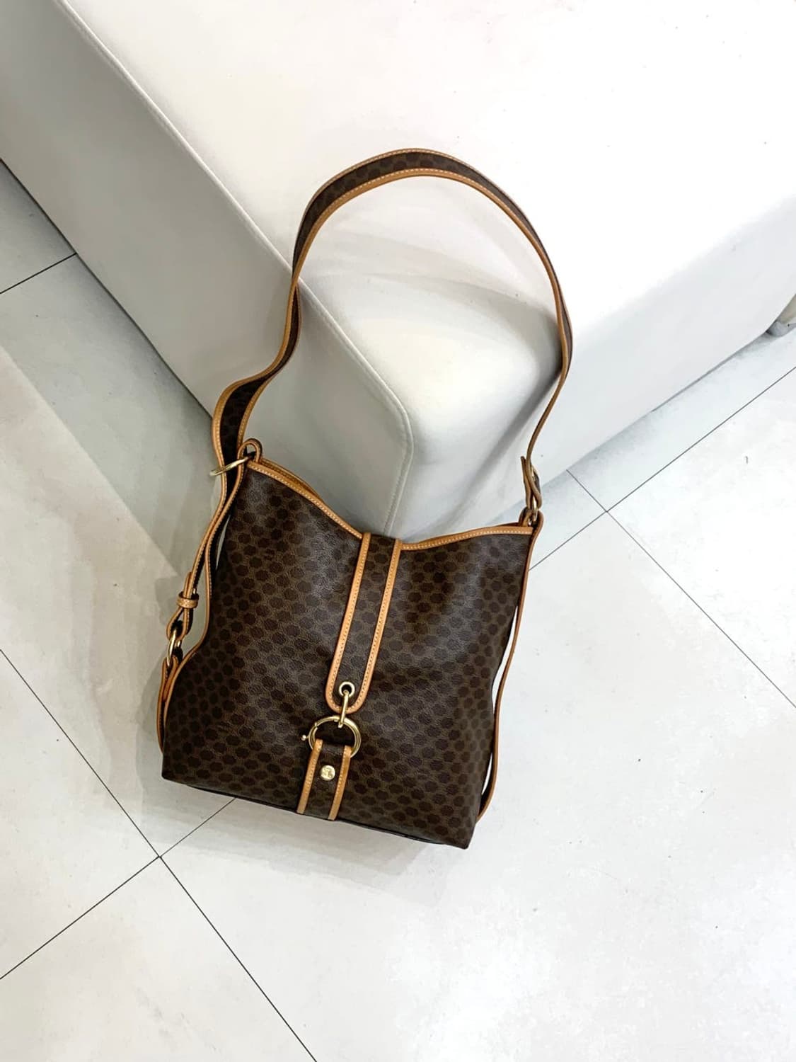 셀린느 마카담 크로스백(정품) 상품이미지1