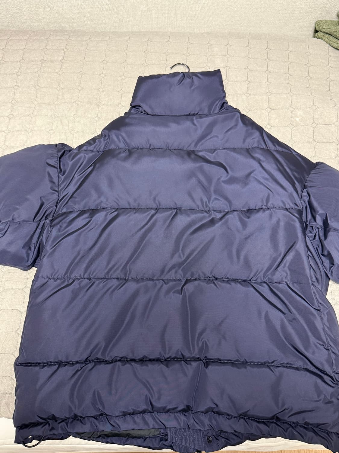 발렌시아가 21fw 블루 나일론 오버사이즈 패딩 상품이미지3