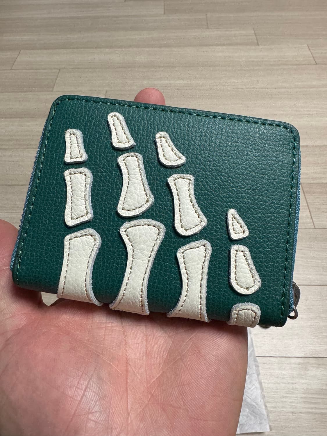 캐피탈 떰즈 업 본 핸드 집 미니 월렛 그린 상품이미지3