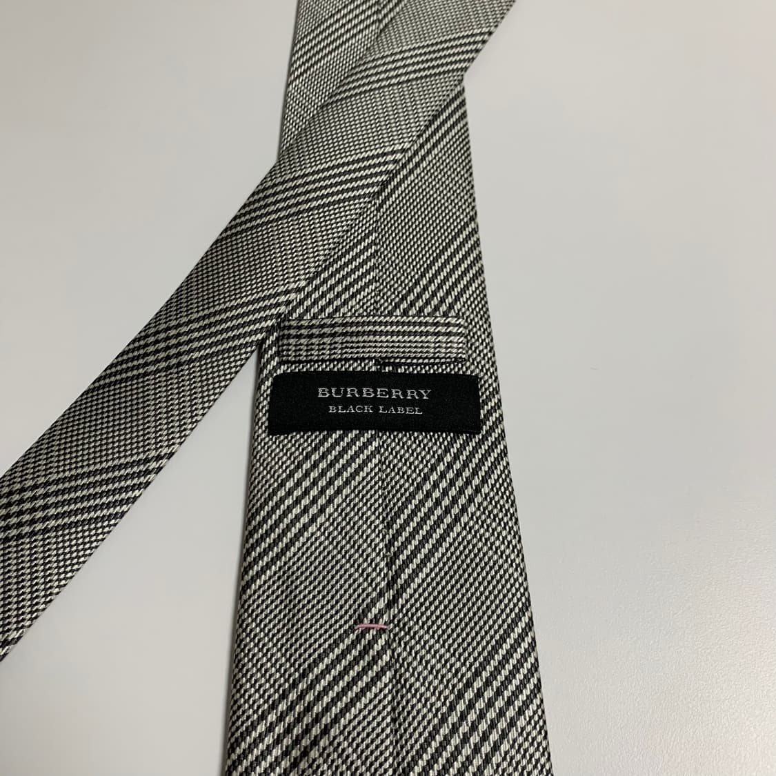 버버리(BURBERRY) 노바체크 명품넥타이 블랙라벨 최상급 A+등급 상품이미지5