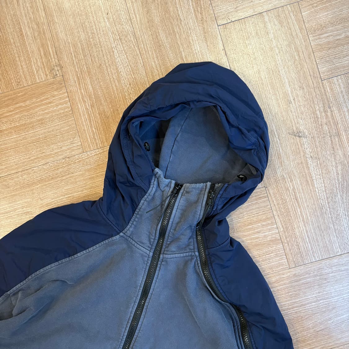 씨피컴퍼니 테크니컬 나일론 패널 듀얼 지퍼 렌즈 후디 상품이미지3