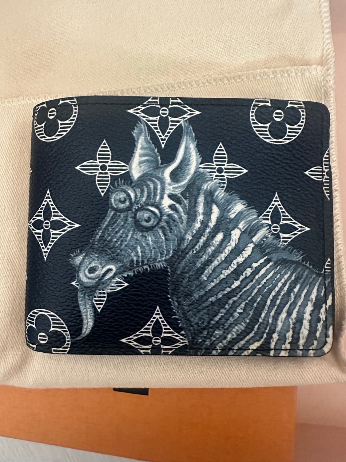 [OS] 루이비통 x 채프먼 한정판 멀티플 반지갑 상품이미지1