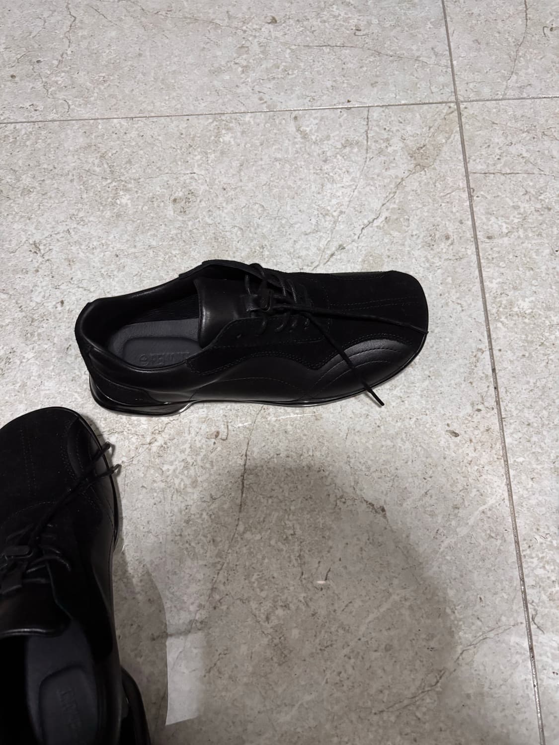 페몬트 스퀘어 블랙 스니커즈 255 상품이미지2