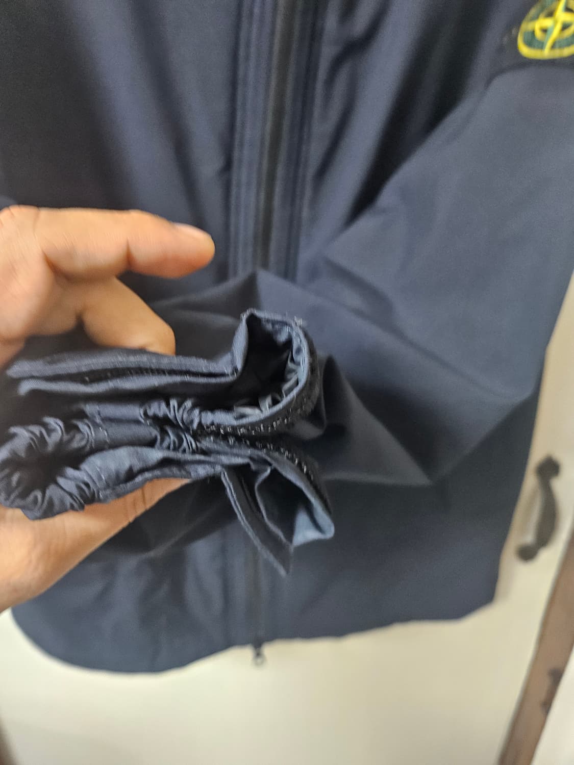 스톤아일랜드 프리마로프 소프트쉘 경량패딩s 상품이미지3