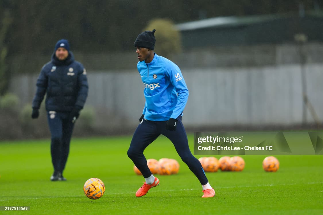 2425 나이키 첼시 전반기 스톰핏 쉴드탑 트레이닝 상품이미지3