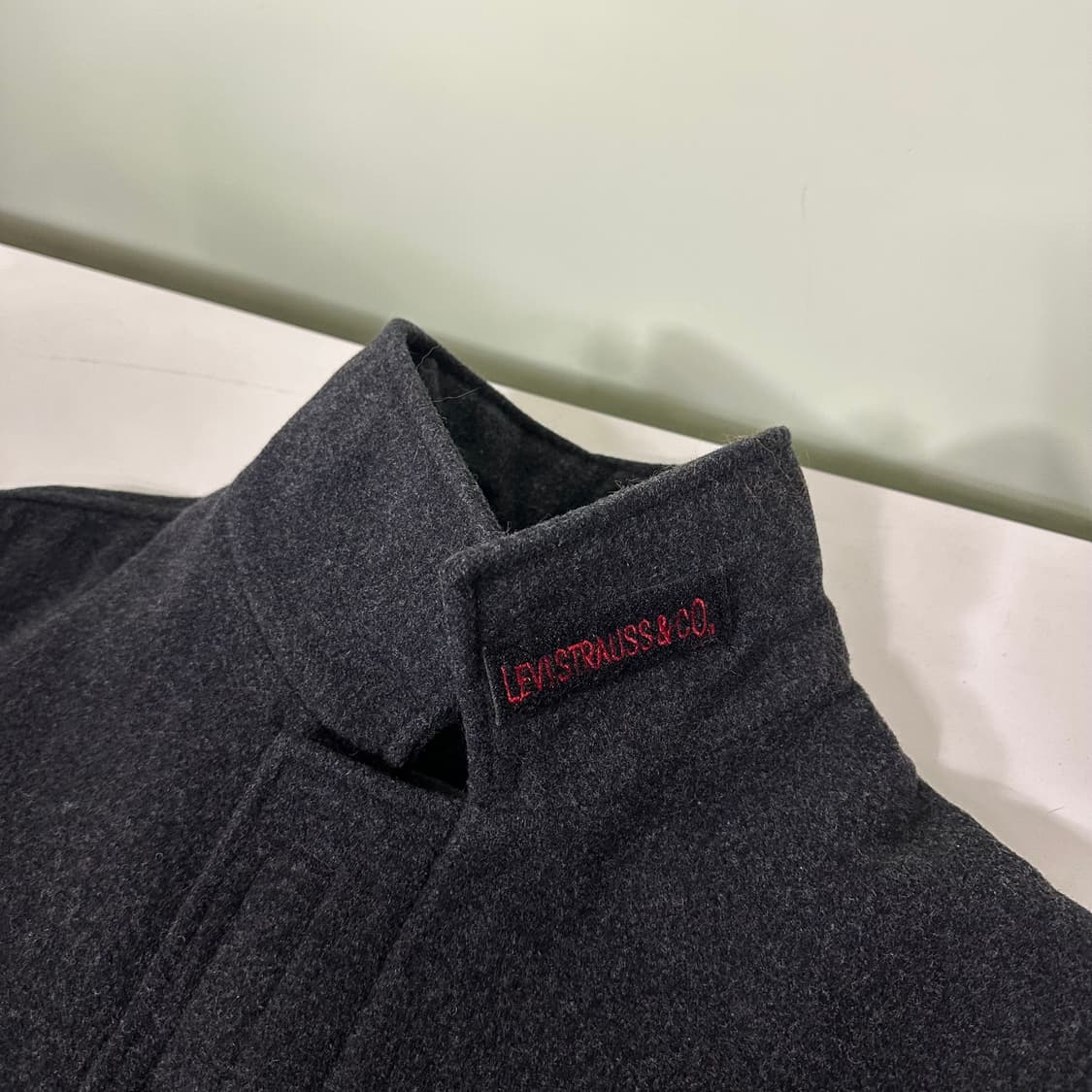 105 XL 리바이스 챠콜 로고배색 울자켓 상품이미지1