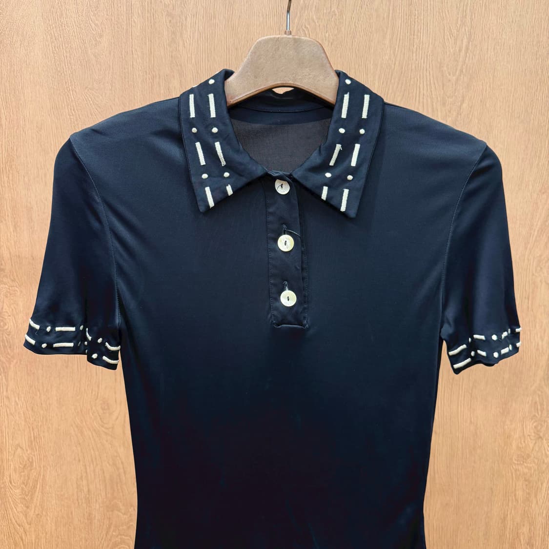 펜디 PK 반팔 티셔츠 자수 스티치 로고 디테일 슬림핏 블랙 상품이미지4