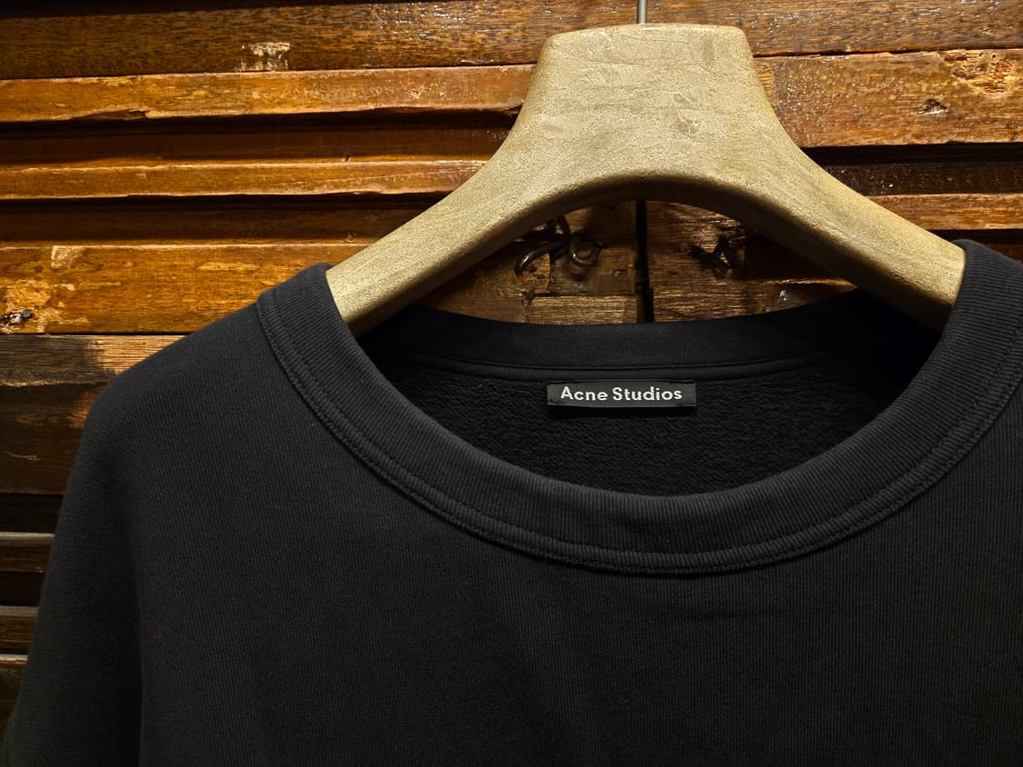 아크네 스웻 상품이미지2