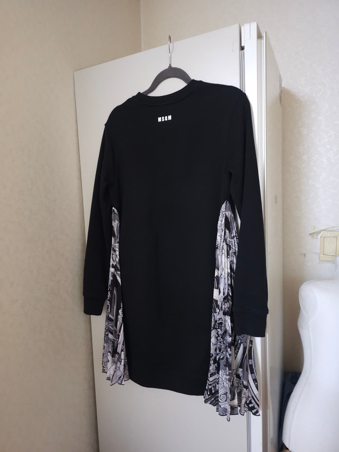 MSGM 블랙 프린트  슬리브 원피스 상품이미지5