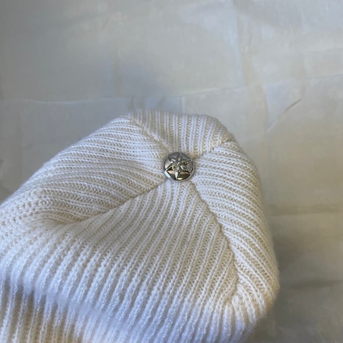 [Free] 크롬하츠 빅 대디 캐시미어 비니 화이트 상품이미지4