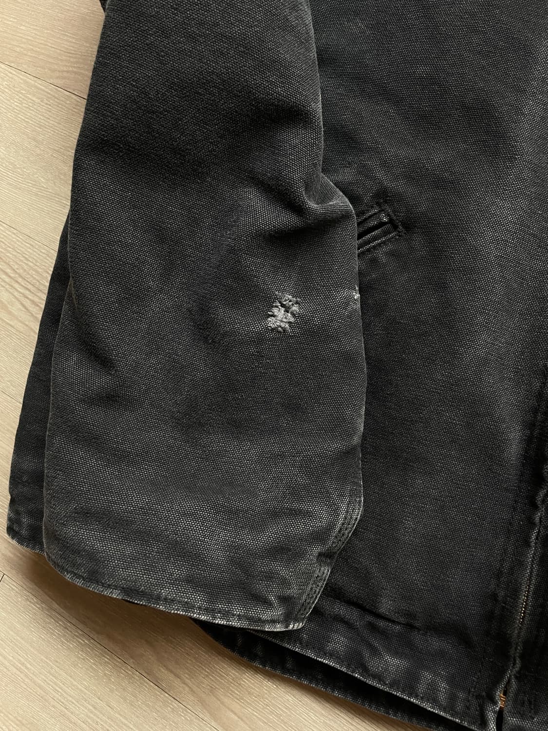 칼하트 시에라 J141 BLK 블랙 디트로이트 후드 자켓 상품이미지6