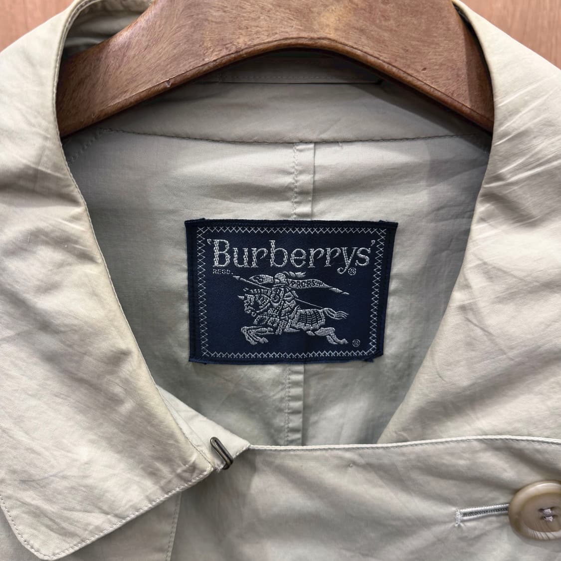 버버리 코튼 롱 트렌치 코트 더블 브레스티드 벨트 견장 디테일 베이지 상품이미지6