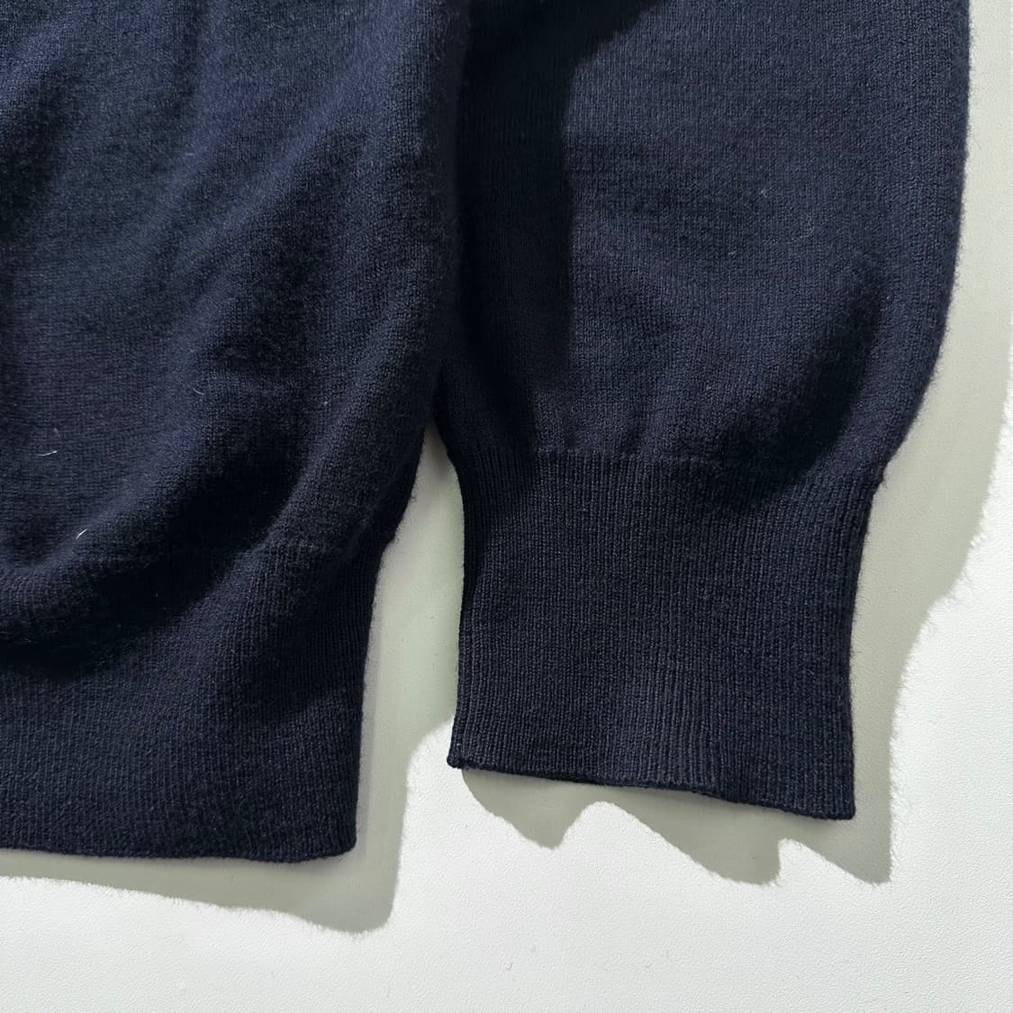 (매장판) 아페쎄 리플레이 로고 가디건 상품이미지6