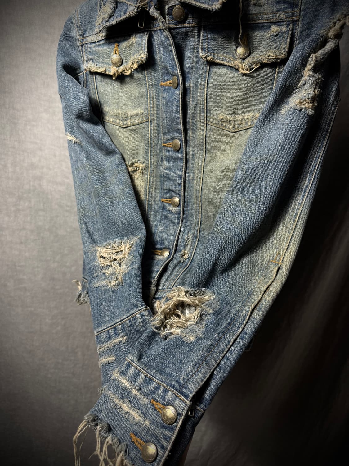 LGB Distressed Fringe Denim Jacket 상품이미지3
