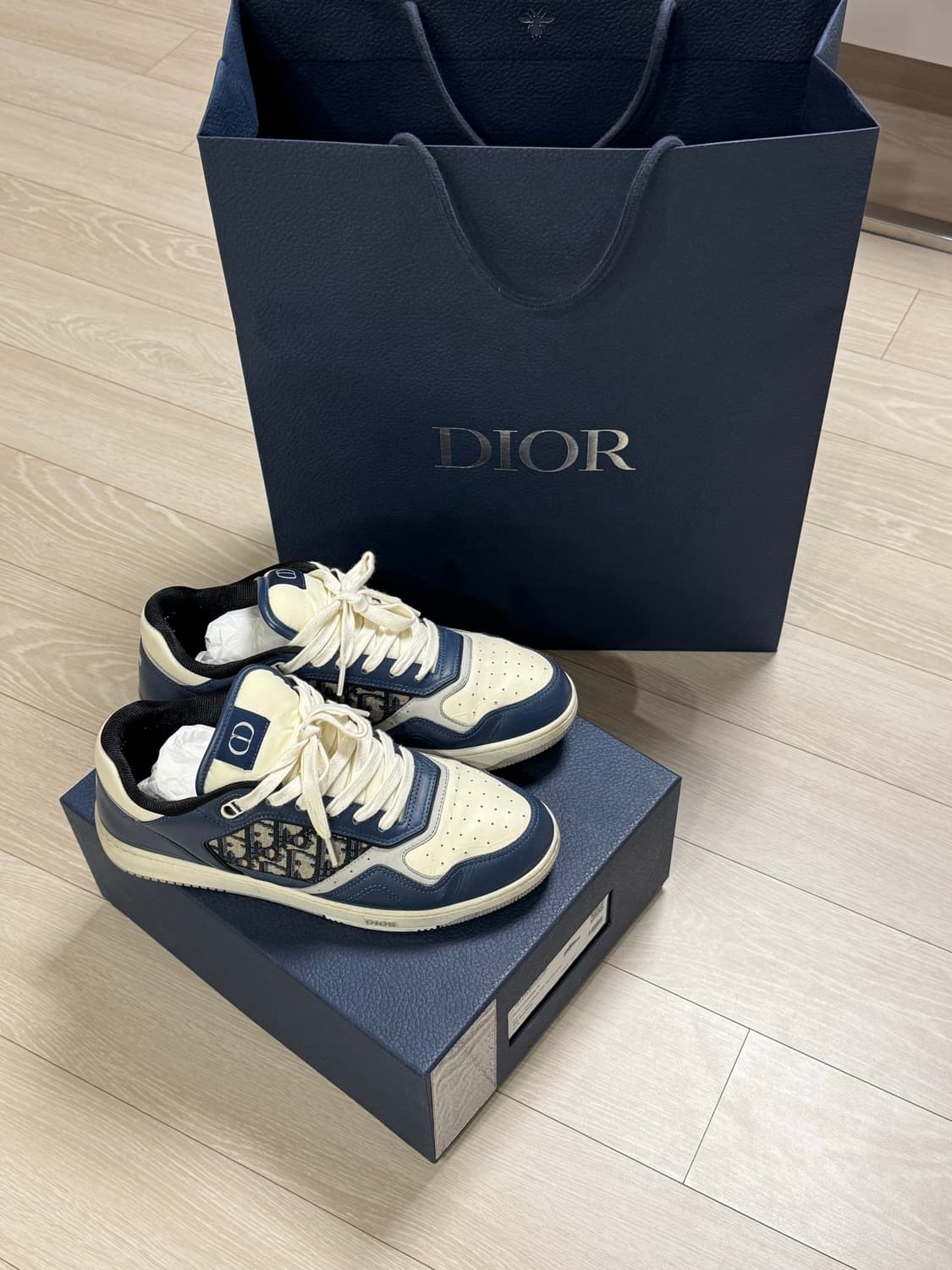 디올 오블리크 B27 로우탑 블루데님 41.5(265) 판매합니다 상품이미지1