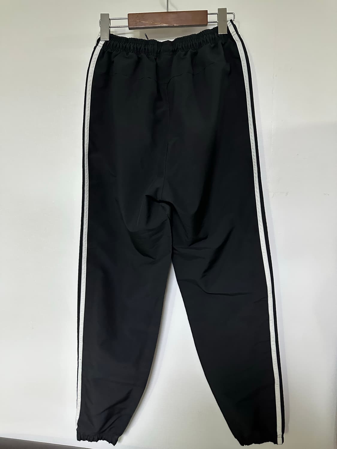 아디다스 삼선 트레이닝 바지 바스락 블랙 상품이미지3
