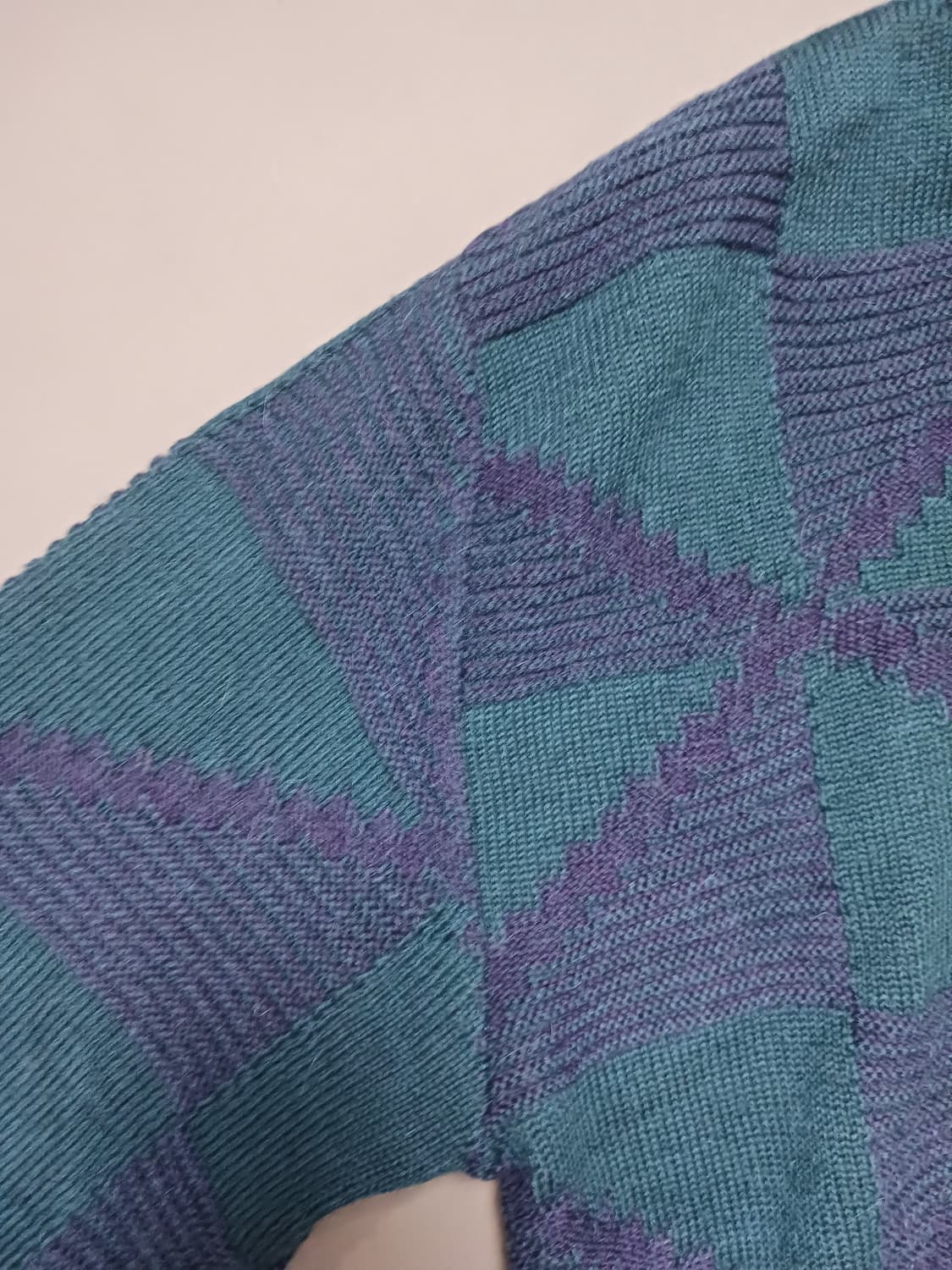 [100] ASTRA 아스트라 울 100% 패턴 니트 스웨터 상품이미지3