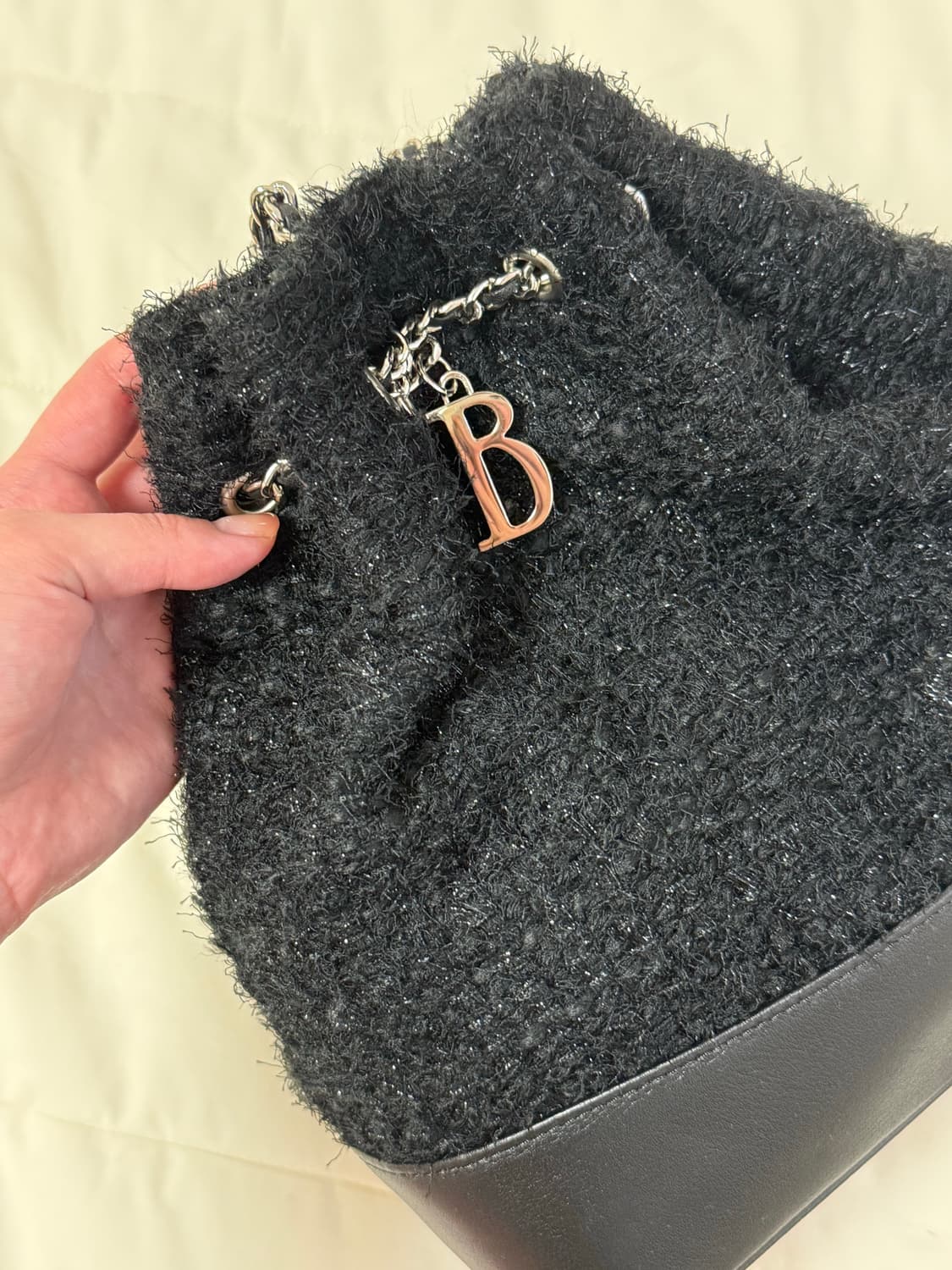 더바넷 트위드 체인 백팩 블랙 상품이미지2