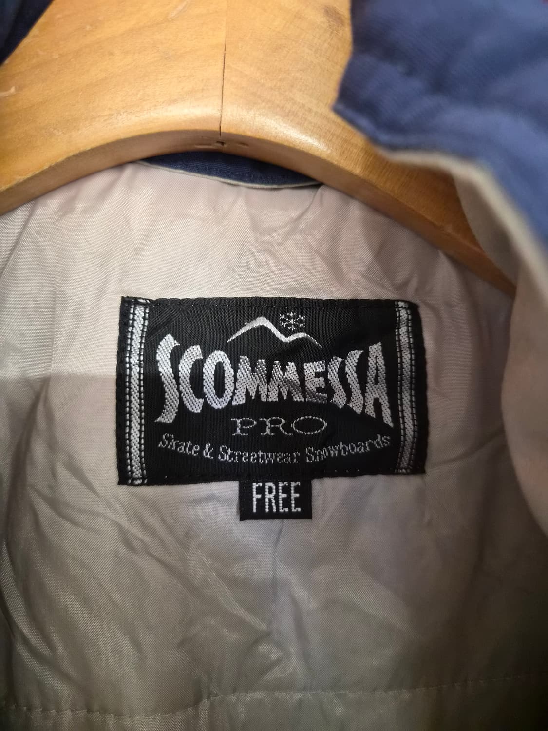 FREE) SCOMMESSA 스코메사 올드스쿨 점퍼 팝니다 상품이미지3