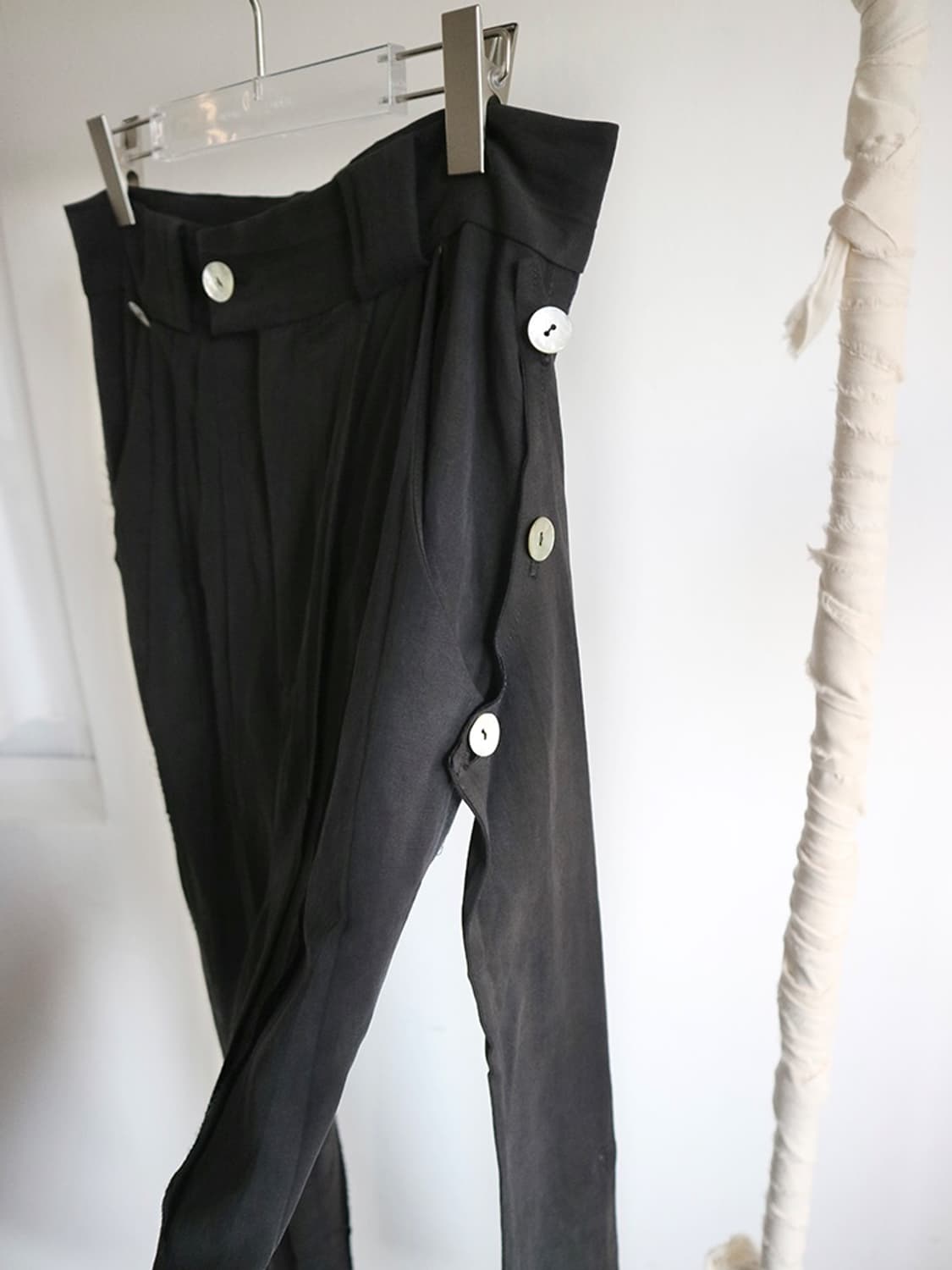 [ae nr mous] Vacillate Pants 상품이미지4