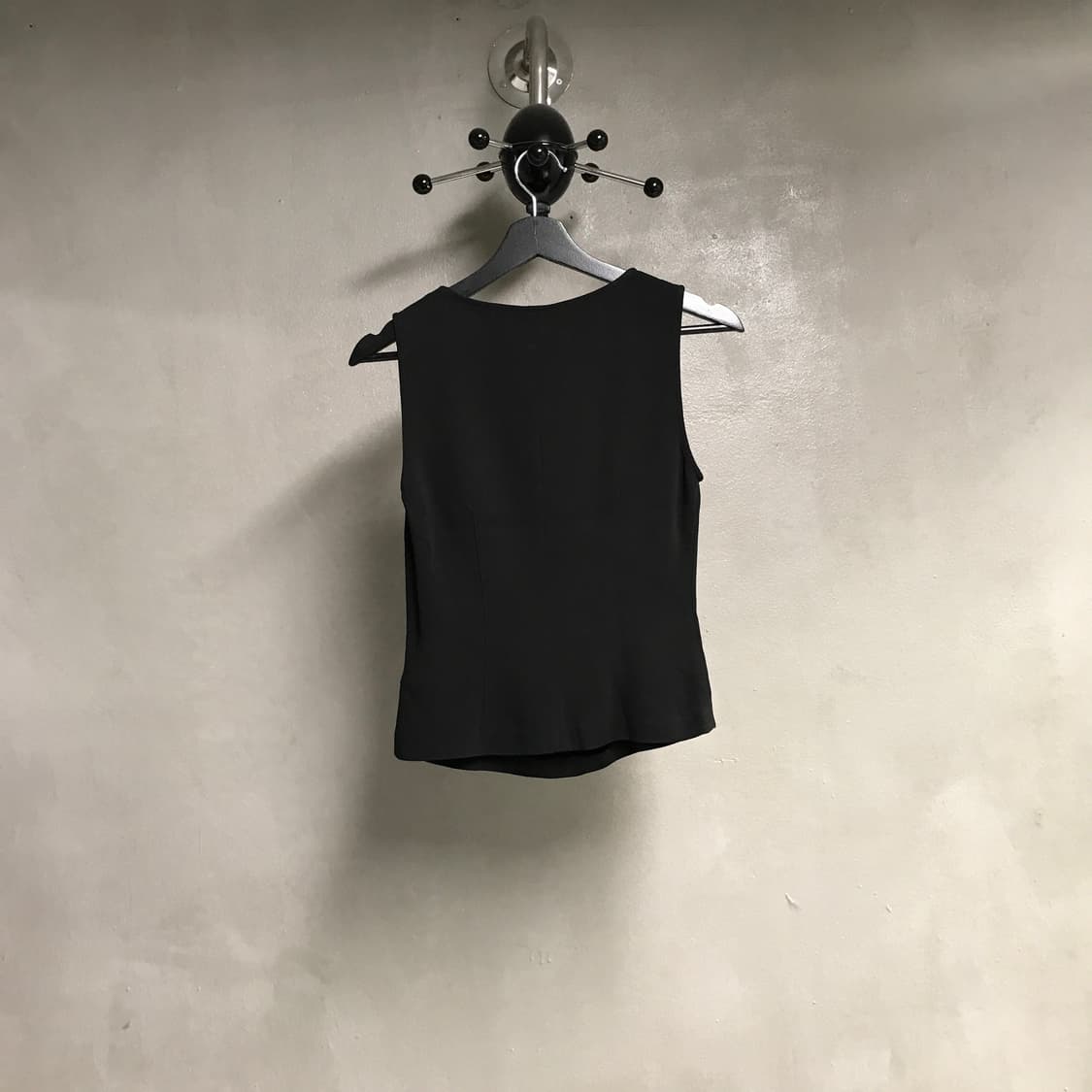 알릭스 슬리브리스 탑 블랙 42(W) 상품이미지7