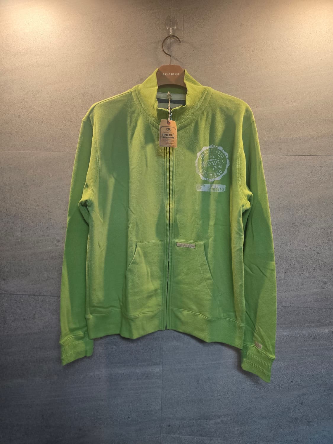 타임아웃 집업. 라임색. 미착. 상품이미지2