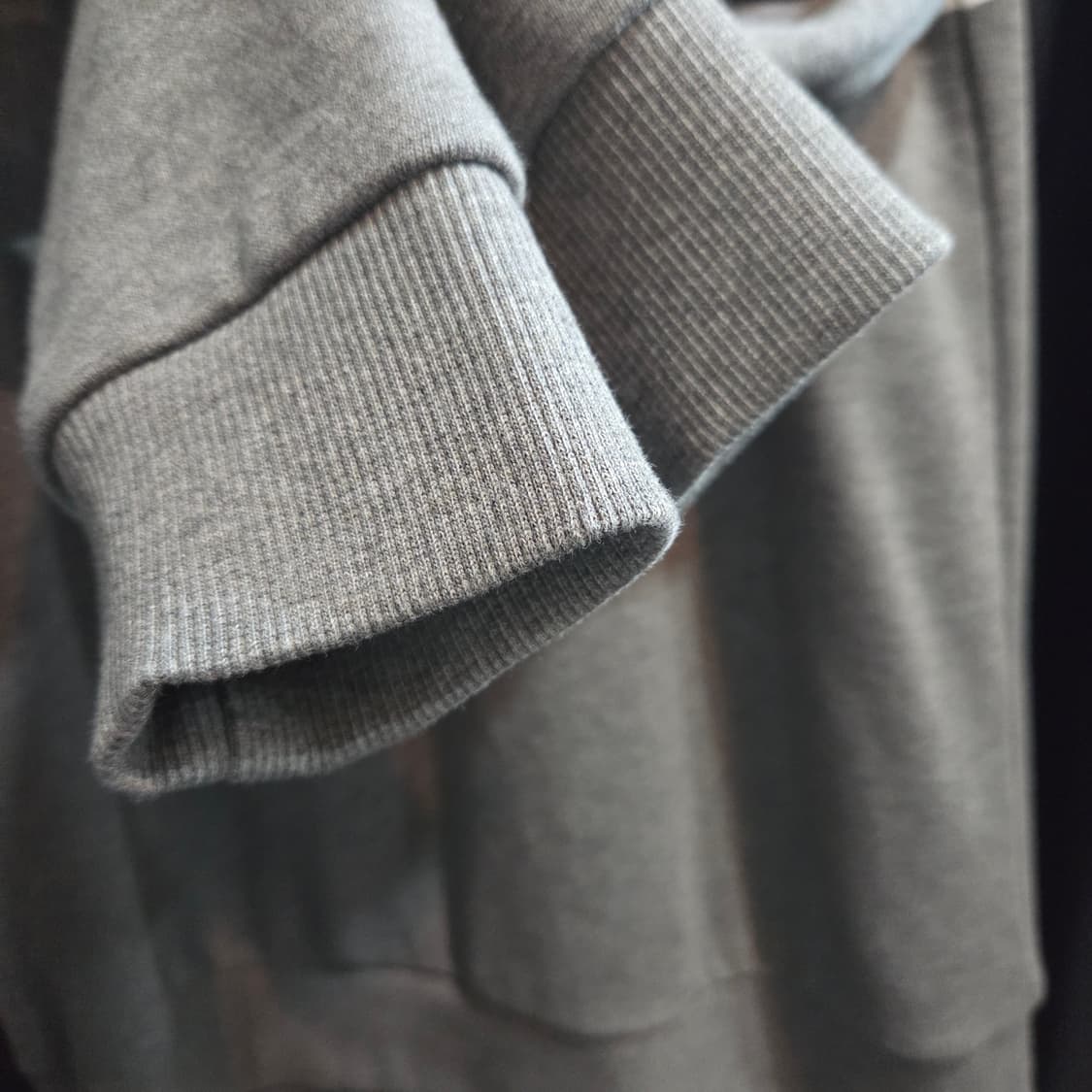 헤지스 삼색 컬러 블록 맨투맨 상품이미지6