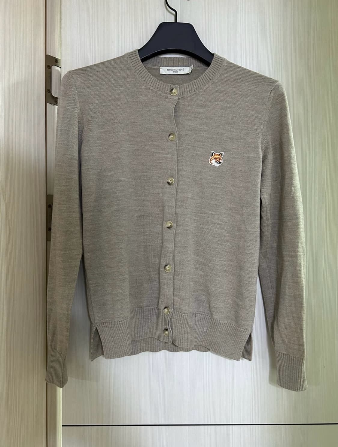 Maison Kitsune Fox Head Cardigan 상품이미지1