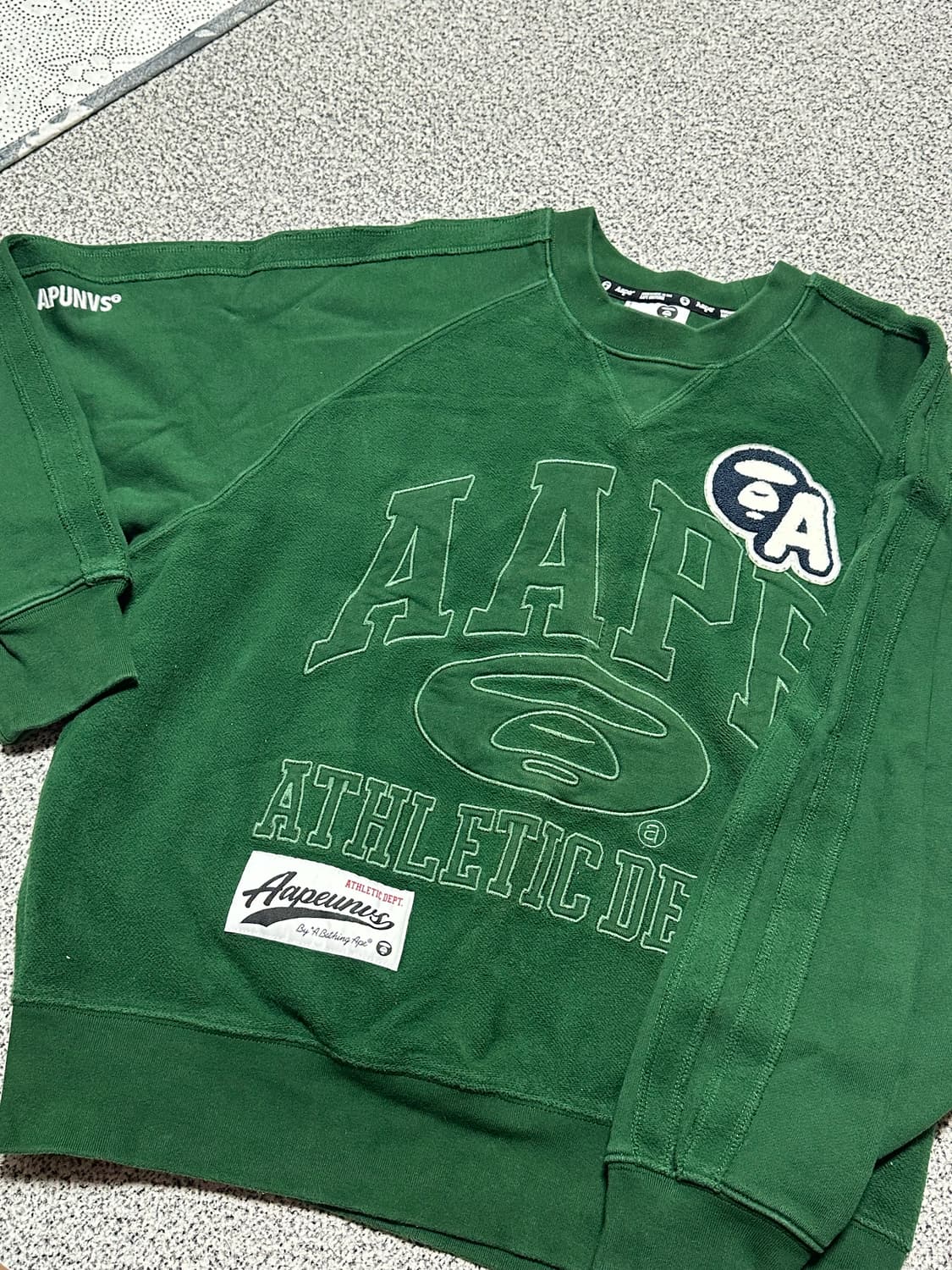 에이프 맨투맨 상품이미지1