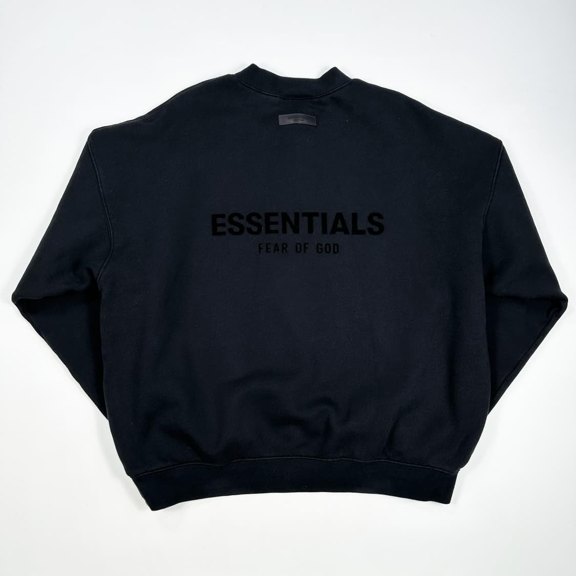 피오갓 에센셜 이니셜 로고 블랙 맨투맨 (실측 XXL) 상품이미지3