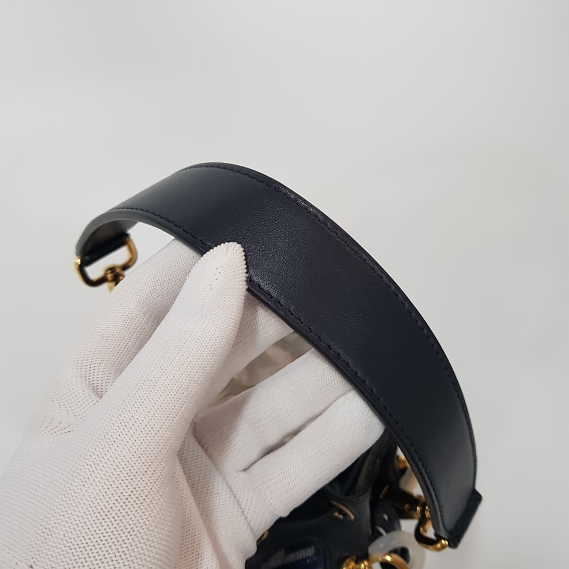 펜디 자가드 우븐 몬트레조 미니 버킷백 8BS093 상품이미지5