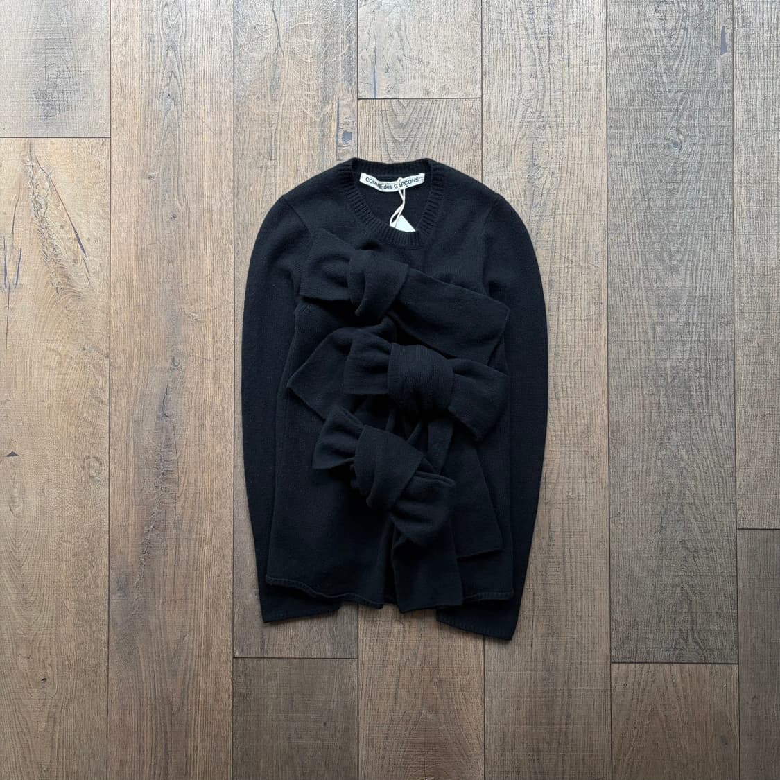 Ribbon Line Motif Knit 상품이미지1