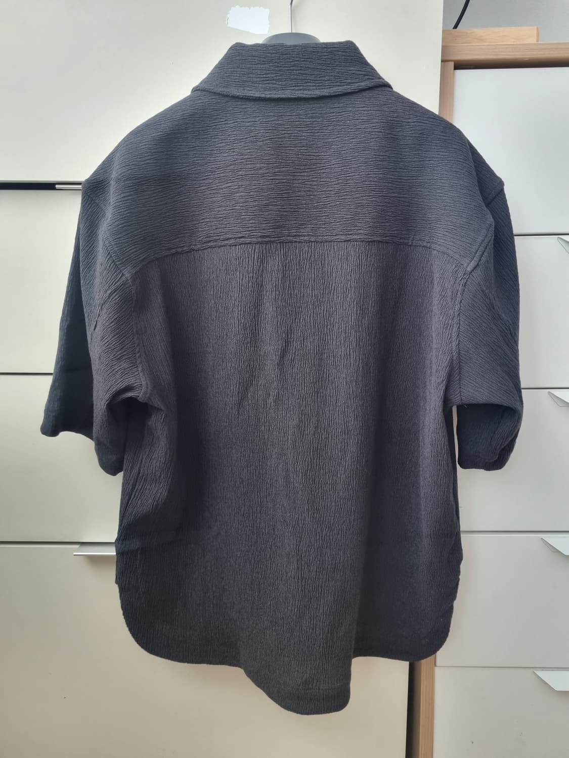 솔리드옴므
23SS 크링클 하프집업 반팔 티셔츠 상품이미지2