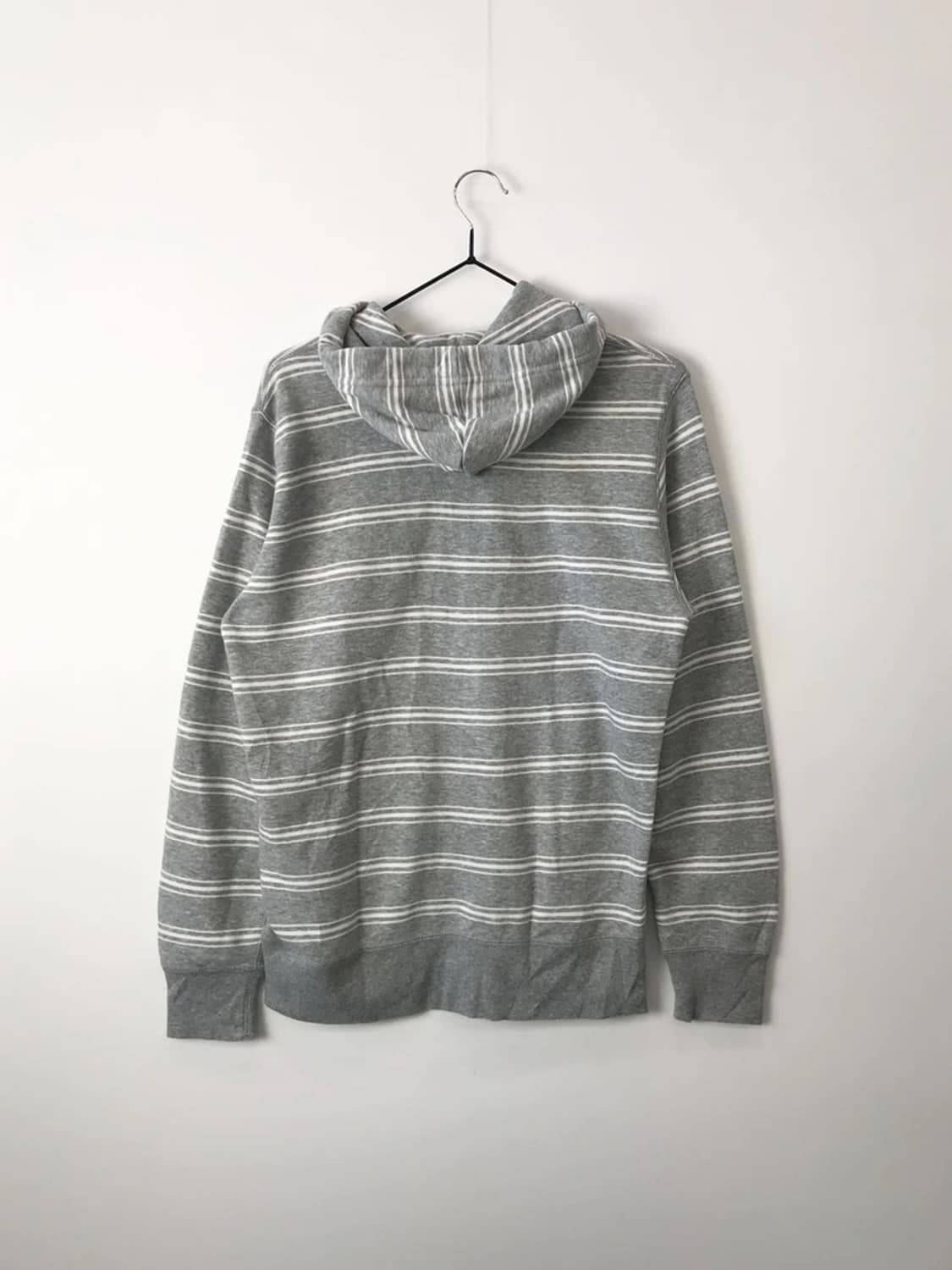 UNIQLO Grey Stripe Zip Hoodie 상품이미지3
