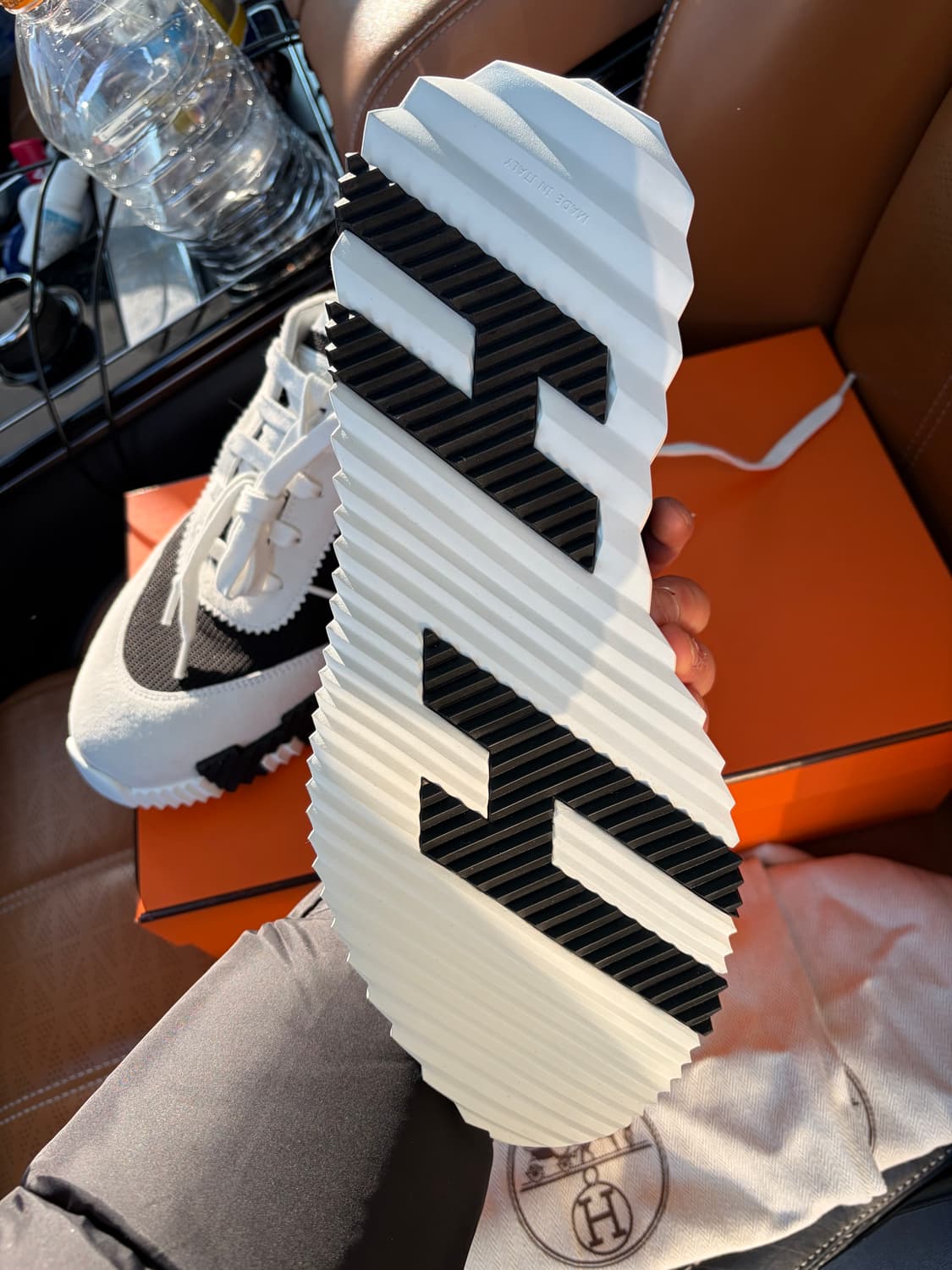 에르메스 바운싱 스니커즈 Noir Blanc / 42 / 새상품 풀구성 상품이미지4