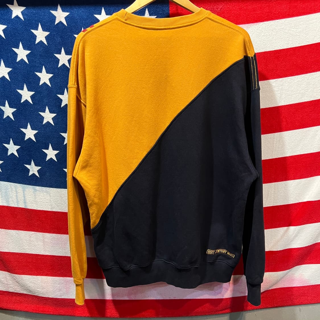 로맨틱크라운 맨투맨 상품이미지2