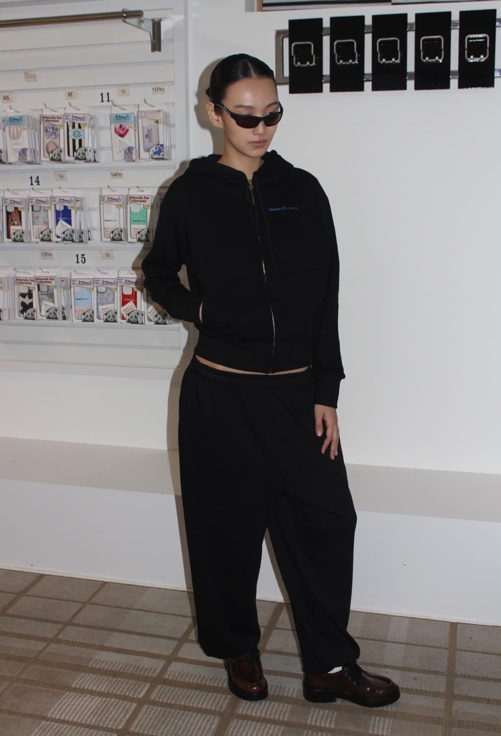 샵어텐즈 attends for hoodie black 상품이미지4