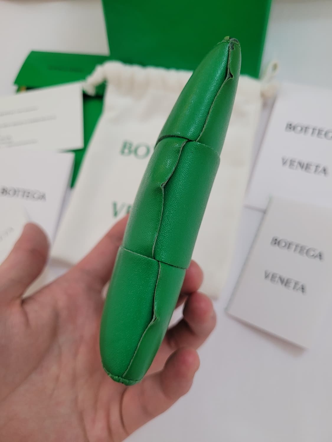 보테가베네타 맥시 플랩 오거나이저 상품이미지8