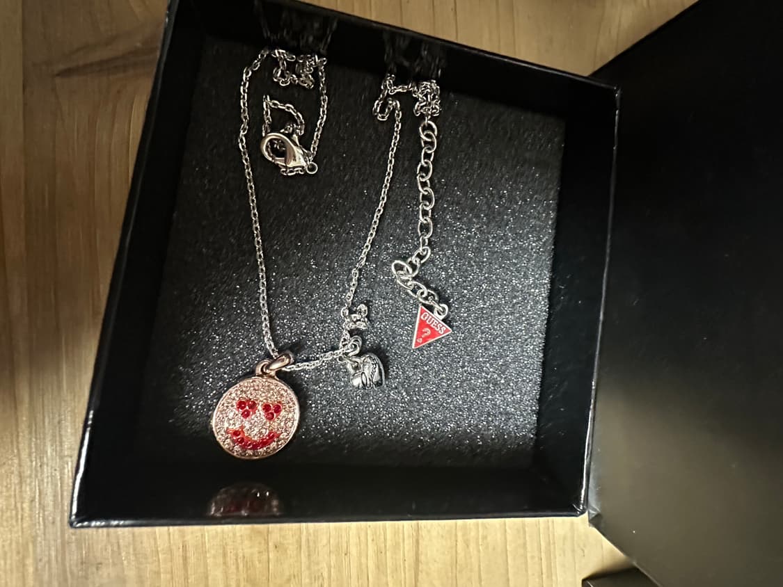 게스 목걸이 상품이미지1