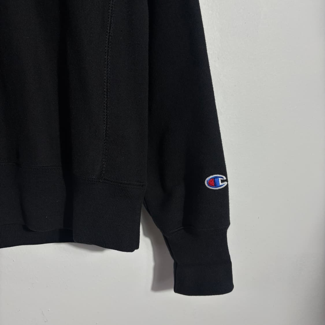 챔피온 블랙 로고 맨투맨 (무료배송) 상품이미지2