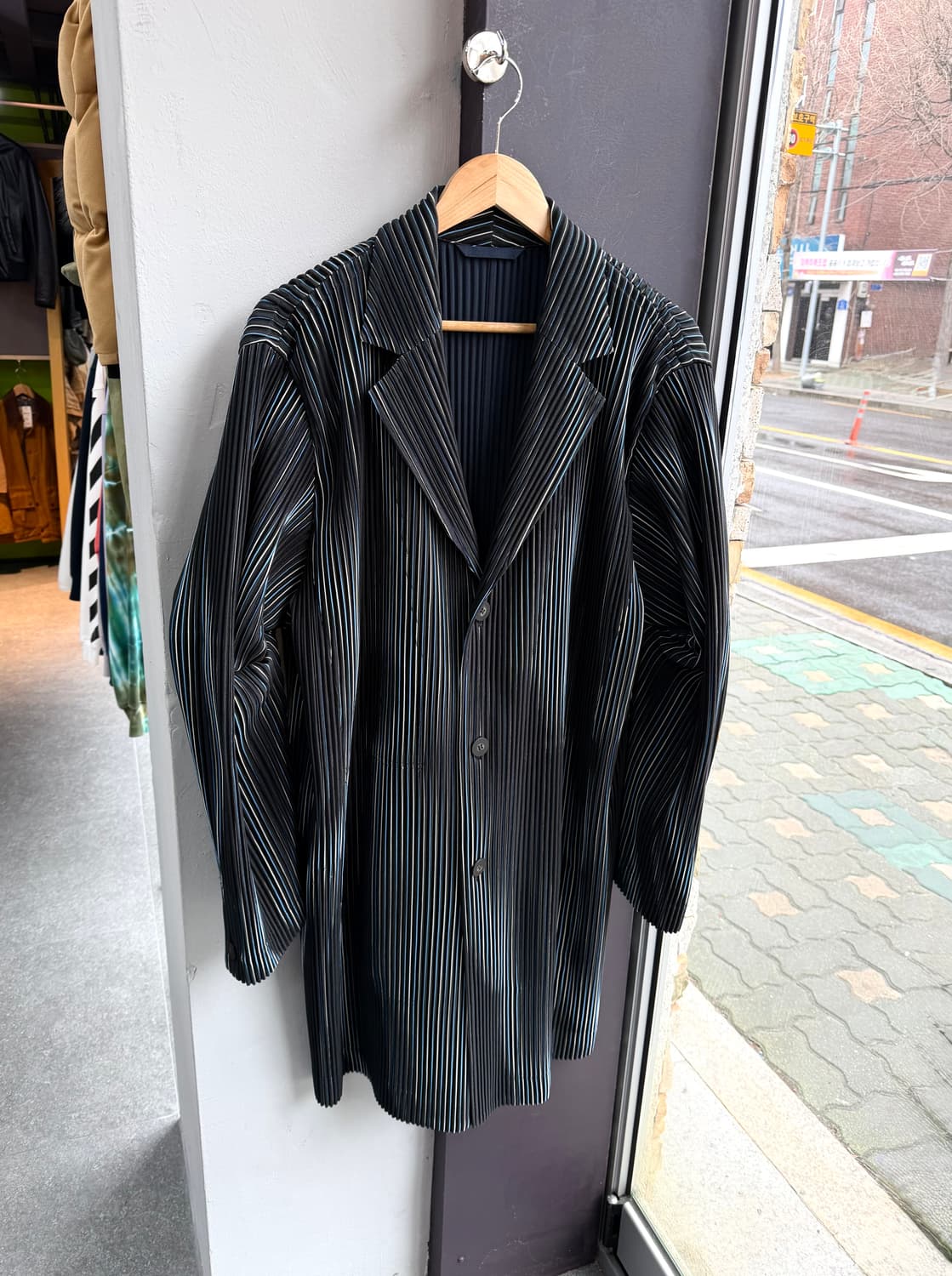 4/ 이세이미야케 옴므플리세 런웨이 C커브드 롱자켓 상품이미지2