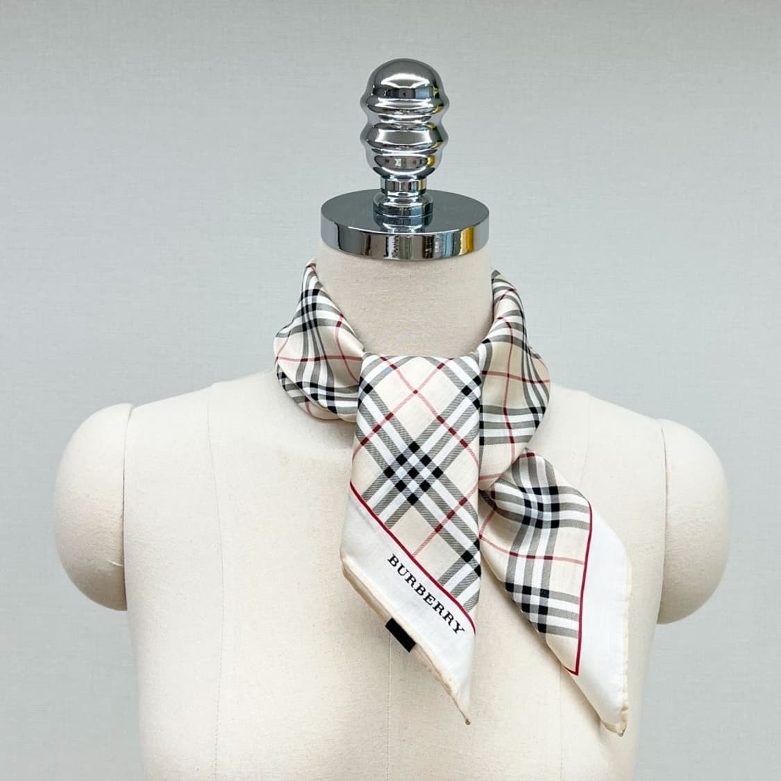 (새상품) burberry/ 버버리 쁘띠스카프 손수건 상품이미지9