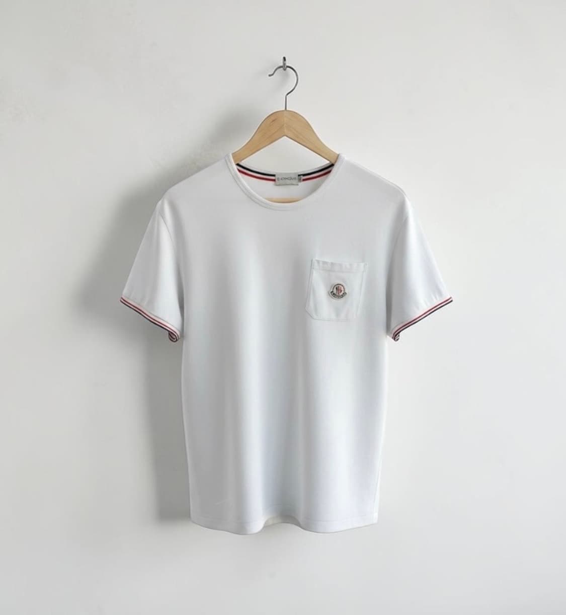 .XL/ 몽클레어 포켓 와펜 반팔 티셔츠 상품이미지1