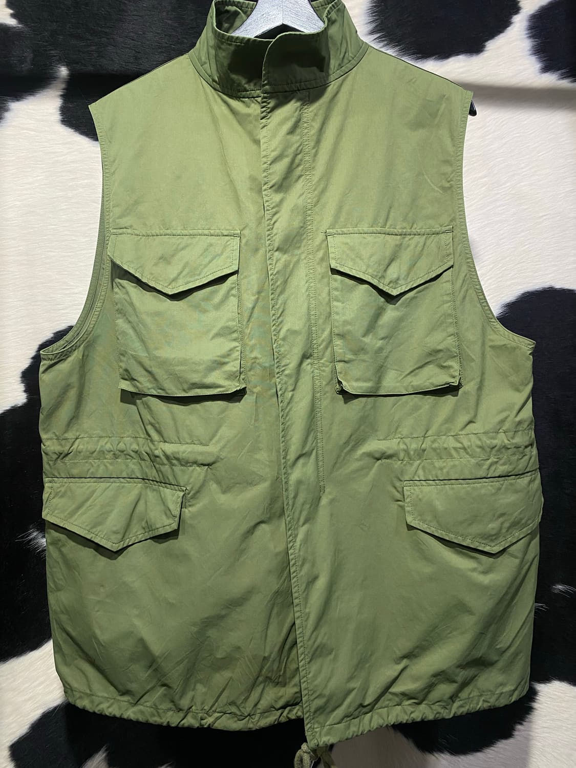 Whimsic 포켓 디테일 하이넥 베스트 상품이미지3