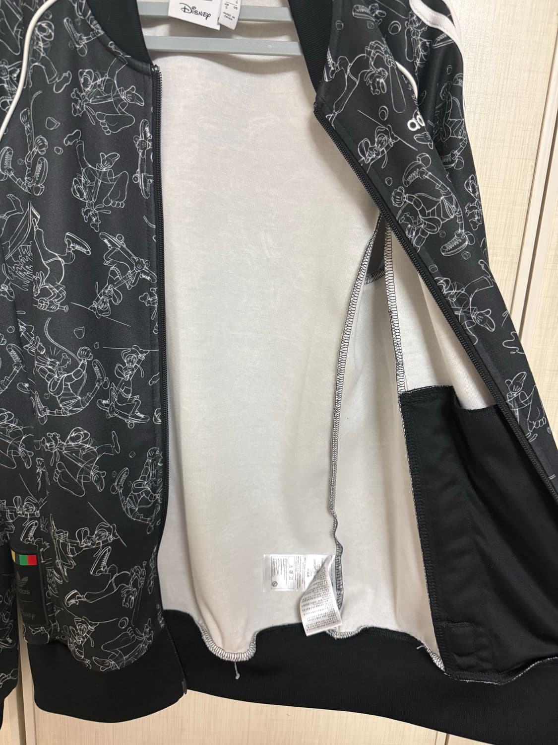 시즌 한정 아디다스 디즈니 구피 트랙탑 희귀 상품이미지5