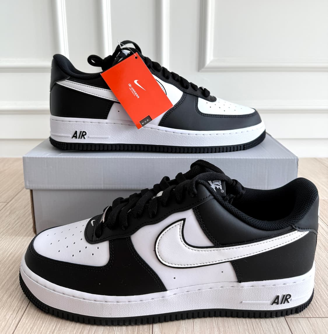 (290/US11)(새상품)나이키 스니커즈 에어 포스 1 블랙 화이트 상품이미지3