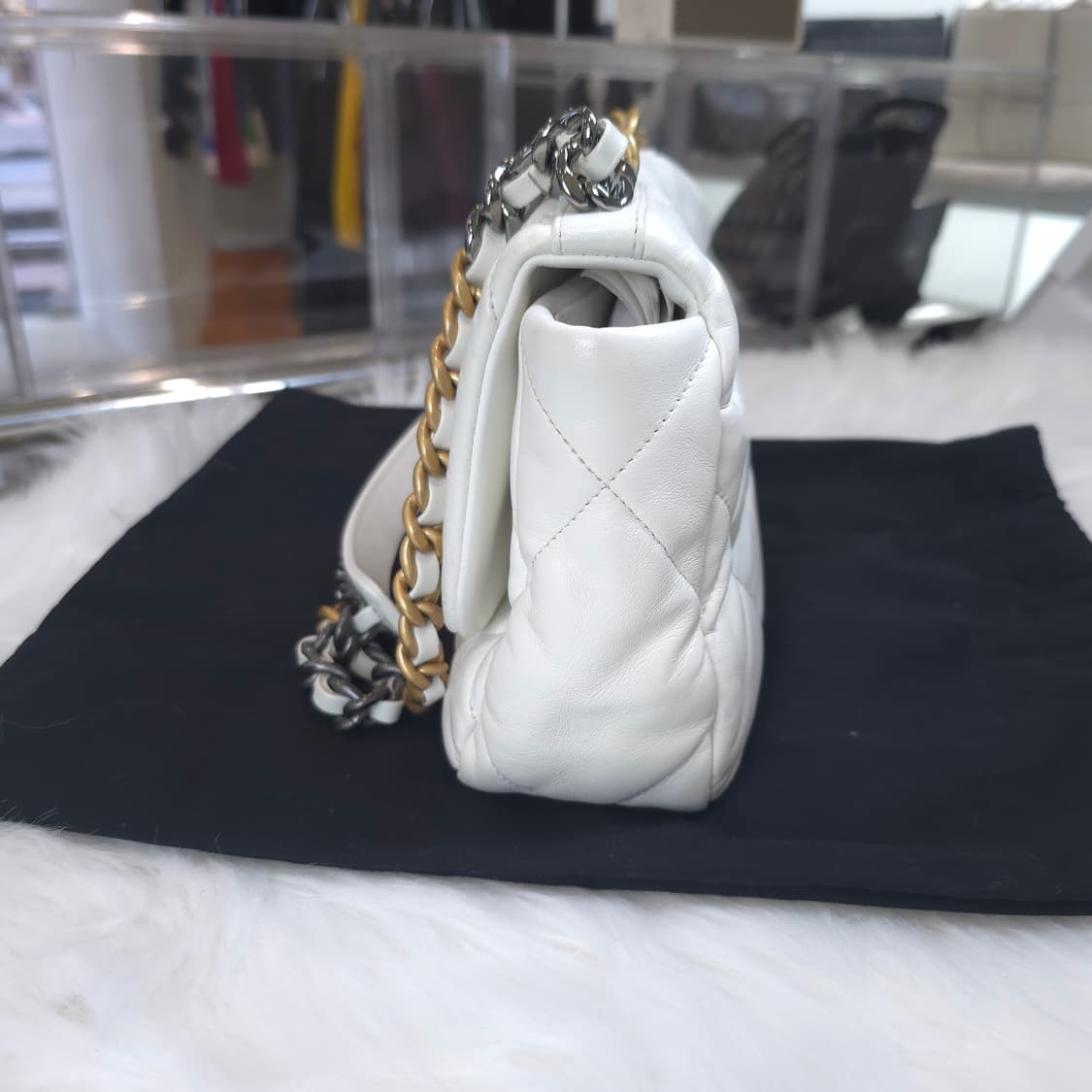 [중고/정품] 샤넬 19 플립백 화이트 상품이미지4